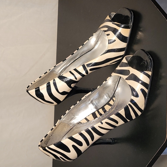 Rampage Nadine Zebra High Heel Peep Toe - Picture 3 of 8